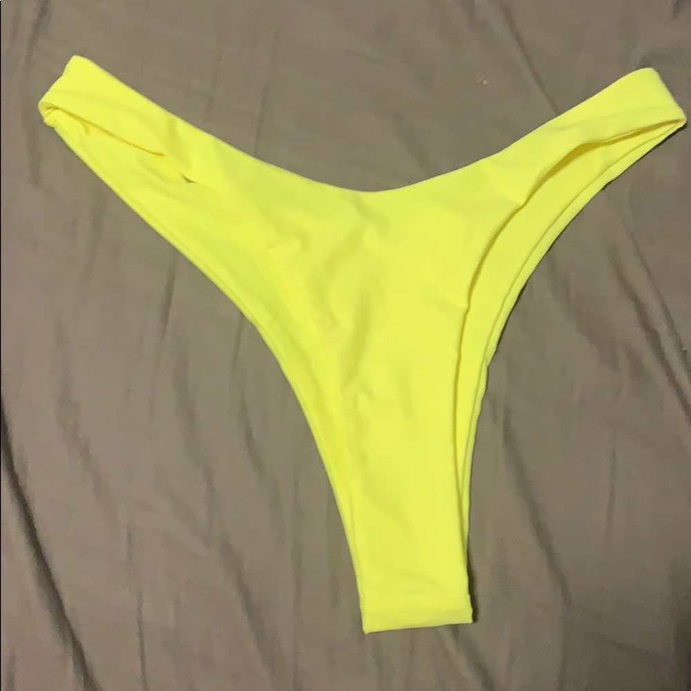 High cut bikini